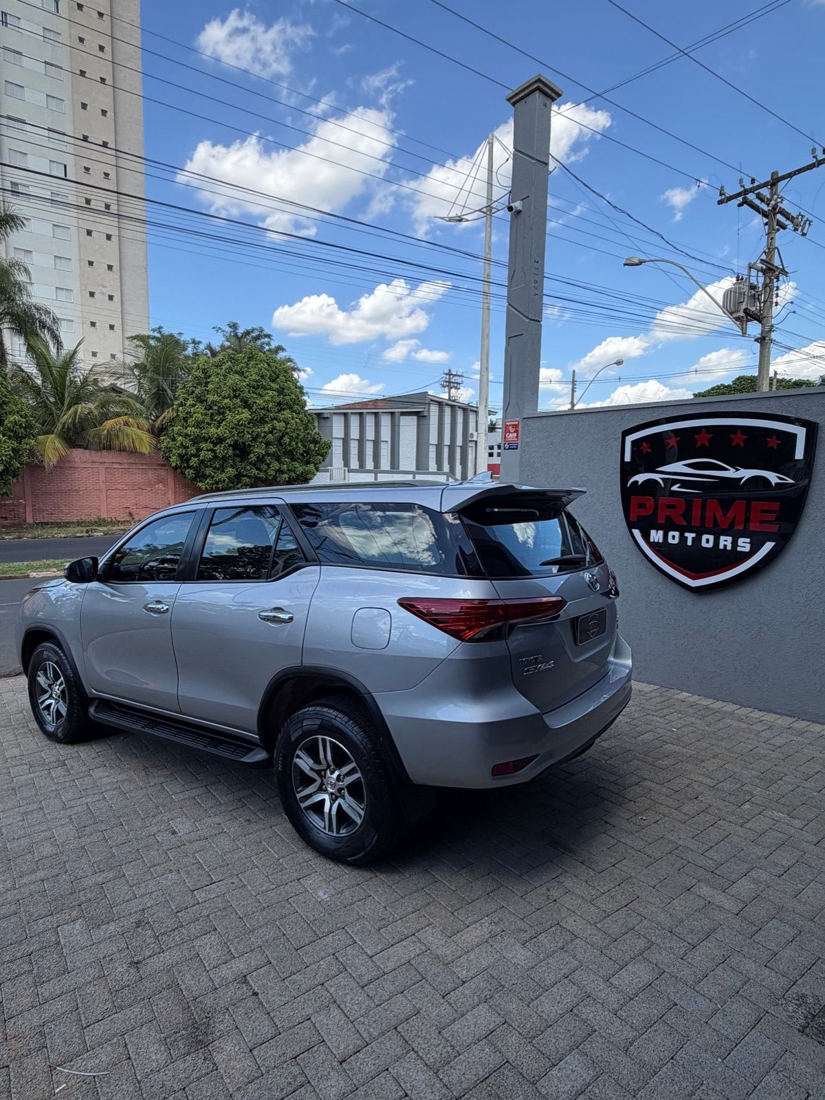 TOYOTA SW4 2.7 SRV 4X2