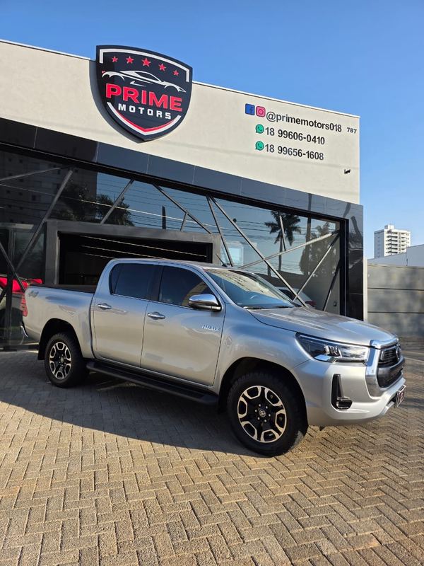 Toyota Hilux SRX